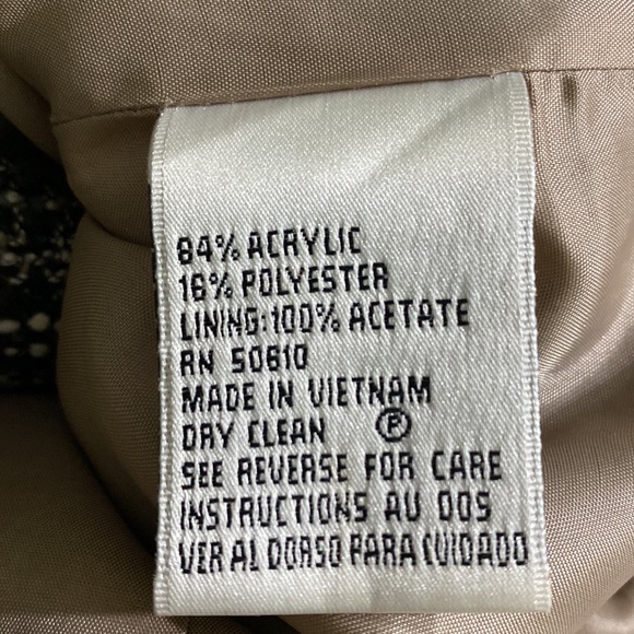 Le Suit Woman’s Skirt Suit - Picture 10 of 13